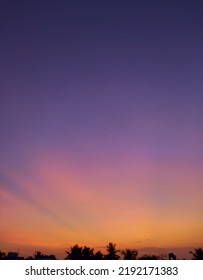 Warna Estetika terlihat di langit pagi