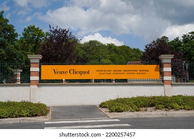 Veuve Clicquot Ponsardin Vector Logo - Download Free SVG Icon