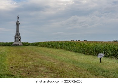 Avenida Custer en una tarde nublada de verano, East Cavalry Field, Parque Militar Nacional de Gettysburg, Pensilvania, EE. UU., Gettysburg, Pensilvania