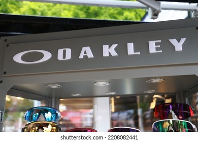 Oakley Logo PNG Vector (EPS) Free Download