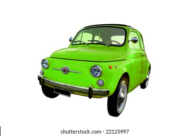 Groene Italiaanse Fiat 500 geïsoleerd op een witte achtergrond