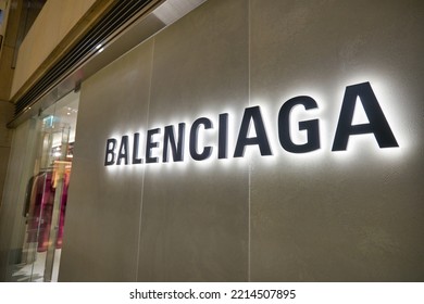 Balenciaga Logo TShirt  Harrods DE