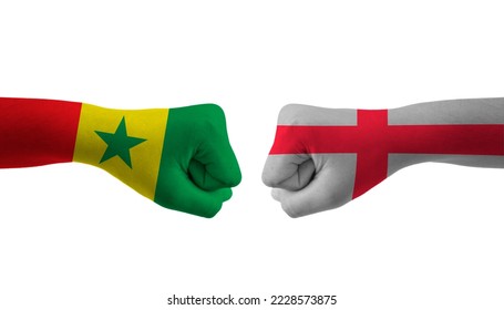Bendera tangan England VS Senegal Tangan lelaki bercorak bola sepak piala dunia