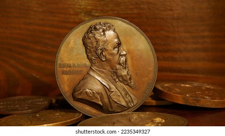 Medalie originală pentru cea de-a 50-a aniversare a profesorului austro-ungar de chirurgie Eduard Albert (1841-1900), medaliat А. Scharff, Austria, 1891