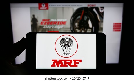 MRF Shares: ದೇಶದ ಮೊದಲ 6 ಡಿಜಿಟ್‌ನ ಸ್ಟಾಕ್ ಎಂಆರ್‌ಎಫ್‌, ಖರೀದಿಸುವುದೇ, ಮಾರಾಟ  ಮಾಡುವುದೇ? | MRF shares: India's First 6-digit Stock, Should You Buy or  Sell? - Goodreturns kannada