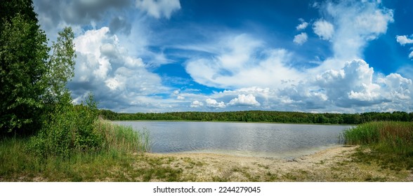 View from the west to lake "Grosser Kolpiner See" at the "66 Lakes Hiking Trail" between Bad Saarow and Storkow – panorama from 7 pictures