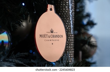 Moët & Chandon Logo PNG Vector (AI) Free Download