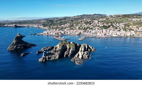 Isola dei Ciclopi Acitrezza - Sicilia