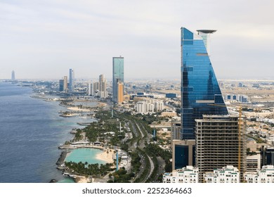 منظر علوي لشاطئ مدينة جدة، المملكة العربية السعودية - منظر كورنيش البحر الأحمر، الواجهة البحرية