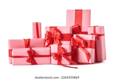 Timbunan hadiah yang indah pada latar belakang putih. Sambutan Hari Valentine