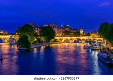 Pont Neuf ialah jambatan tertua merentasi sungai Seine dan pulau Cite di Paris, Perancis. Ia adalah salah satu simbol Paris. Pemandangan bandar malam Paris