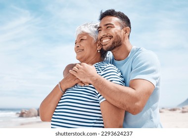 Ti amerò per sempre e per un giorno. Scatto di un giovane che trascorre la giornata in spiaggia con la madre anziana.