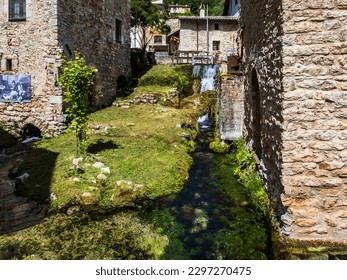 Водни игри в Rasiglia, гледани отгоре. Умбрия