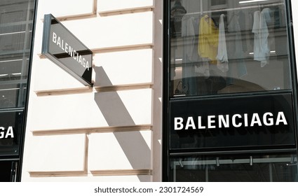 balenciaga logo - Google รูปภาพ