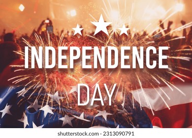 Gratulacje z okazji Dnia Niepodległości na tle podwójnej ekspozycji z powiewającą flagą USA, fajerwerkami i ludźmi. Koncepcja świąt narodowych Stanów Zjednoczonych Ameryki.