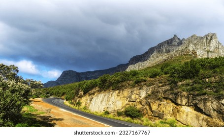 ทิวทัศน์อันน่าทึ่งของ Table Mountain ในวันที่อากาศแจ่มใส ตั้งแต่ทางขึ้น Platteklip Gorge ไปจนถึงที่ราบสูงบนยอดเขา