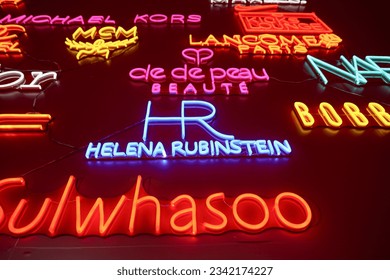 Helena Rubinstein Projetos  Fotos, vídeos, logotipos, ilustrações