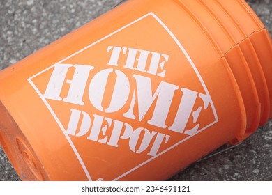 logo dei servizi domestici di home depot