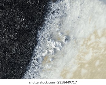 Laguna azul sílice blanca agua azul ondulación rocas barro lago ácido otro mundo planeta naturaleza Islandia película producción cinematográfica referencia concepto montaña rocas piedras