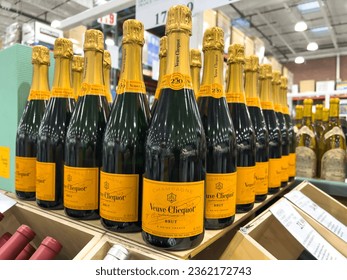 Find hd The Veuve Clicquot Rose Nv - Bottle Of Veuve Rose, HD Png Download.  To search and download more free transparent p…