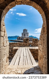 Bourtzi iz venecijanske tvrđave Methoni na Peloponezu, Mesenija, Grčka.