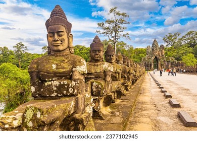 Pont de la Porte Sud de Krong Siem Reap Tonle Om