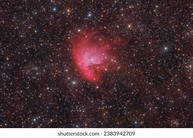 NGC 281 เนบิวลา Pacman สร้างความสุขให้กับผู้พบเห็นด้วยรูปทรงอันเป็นเอกลักษณ์ คล้ายกับตัวละครในวิดีโอเกมอันโด่งดัง ซึ่งเป็นอาเขตอวกาศในอวกาศอันกว้างใหญ่
