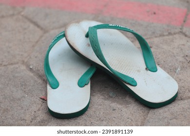 slippers in indonesia is very confortable daily use. white colour and very much colour very interesting. you can use slipper in home or go to your neighbor.
