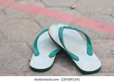 slippers in indonesia is very confortable daily use. white colour and very much colour very interesting. you can use slipper in home or go to your neighbor.