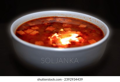 Ürün görseli, yemek, yemek. Kasede ekşi kremalı solyanka.