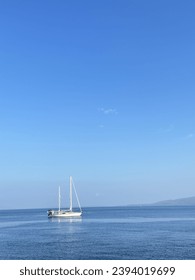 美しい海の景色、マナド市の沿岸地域に位置しています。