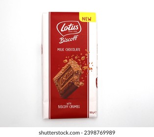 Lotus Biscoff Milk Chocolate With Biscoff Crumbs 180g BritishShopInWarsaw