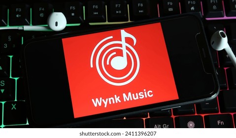 Premium Vector | Music tone logo in circle design