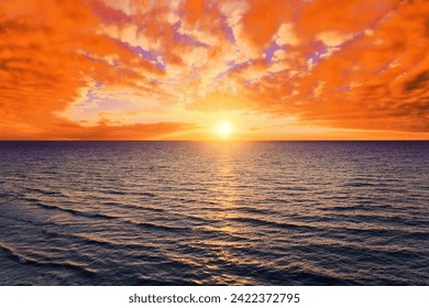 Seascape am fréie Moien, Sonnenopgang iwwer Mier. Natur Landschaft
