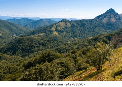 Montanhas Pescaglia, Alpes Apuanos (Alpi Apuane), província de Lucca, Toscana, Itália, Europa