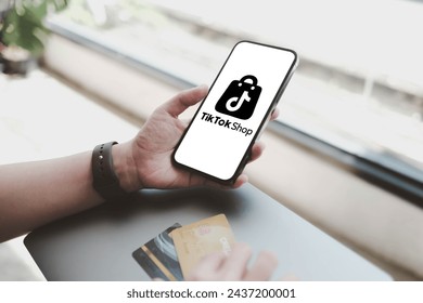 2437200001