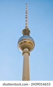 Берлінська телевежа, Fernsehturm. Подорожі та туризм в Берліні. Пам'ятки Берліна.