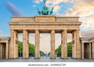 Čuvena Brandenburška kapija, popularno mesto posete, pogled izbliza, Berlin, Nemačka