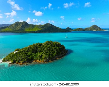 Antigua und Barbuda. Westindische Inseln. Karibik. Kleine Antillen. Atlantik. Unglaubliche Farben und Aussichten. Meerblick. Drohnenansicht. Blick von oben. Der schönste Ort der Welt.
