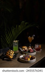 Abendessen, Essen mit passendem Cocktail