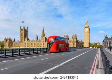 Houses of Parliament s Big Benom a dvojposchodovým autobusom na Westminster bridge, Londýn, Veľká Británia