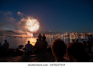 Fajerwerki w mieście. Święto Światła Vancouver