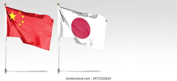 Narodowe flagi Chin i Japonii wiszą na maszcie w białej sali konferencyjnej. Spotkanie chińskich i japońskich przywódców. Użyj jako tła lub cieniowania, tła wiadomości.