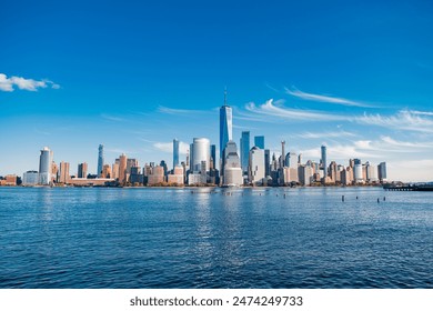 New York, Spojené štáty americké. Panoramatický pohľad na panorámu New Yorku v centre Manhattanu. USA, NYC, NY, Manhattan. Americké veľkomesto. Panoráma dolného Manhattanu. New York z New Jersey. Centrum Manhattanu.
