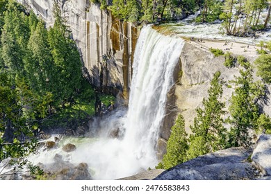 Yosemite Vernal Fall-overzicht vanaf Clark Point Mist Trail