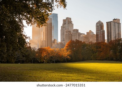 Central Park sa horizontom u jesen