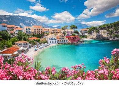 Het dorp Assos op Kefalonia, Griekenland