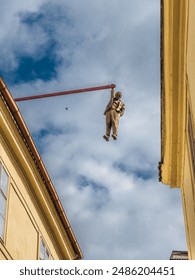 Mann hängt herum – David Černýs Statue von Sigmund Freud, Prag