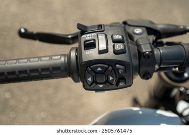 2505761475