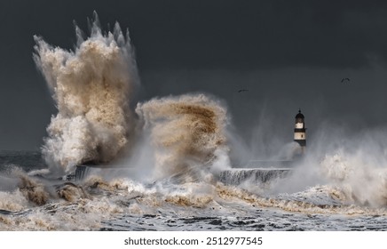 Mar agitado en la costa noreste en Seaham